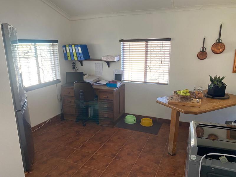 To Let 4 Bedroom Property for Rent in Bergsig Eastern Cape